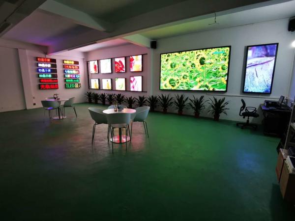 P1.667 Indoor Large SMD LED Screen Display Full Color Enterprises And Institutions