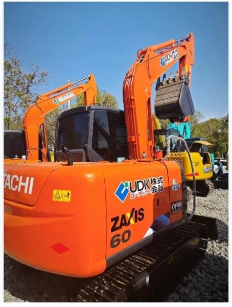Second-hand HITACHI ZX60 excavator with low price and excellent quality  Bucket capacity 0.22m3  Machine weight 5850kg