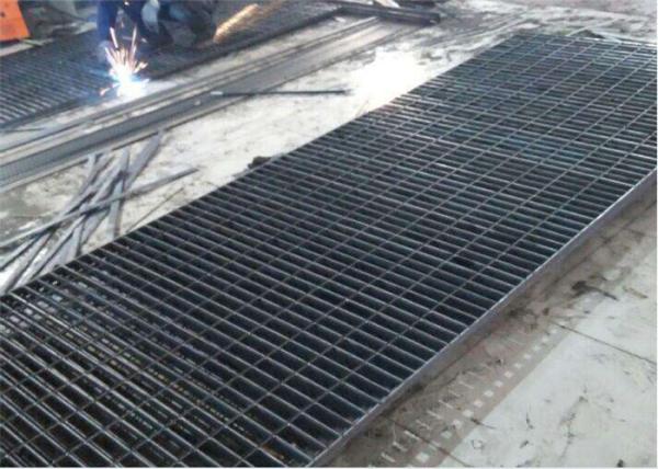 Flat Stair  Gully  Galvanized Serrated Grating 30 X 4mm With 6X6 Or  8X8mm Bar