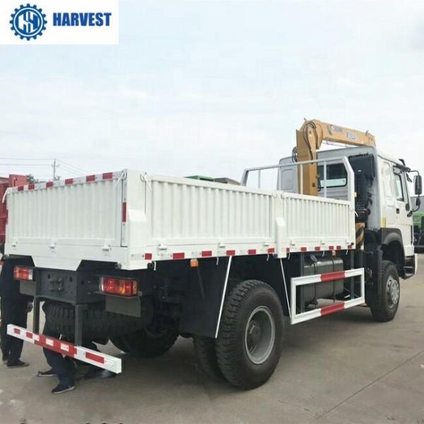 4t Lifting Capacity Sinotruk LHD 4x4 All Wheel Drive 266hp Truck Mounted Crane