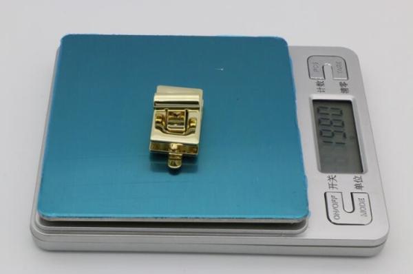 Factory direct sale light gold bag making accessories rectangle metal locks