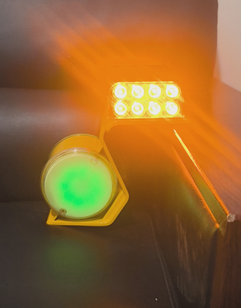 Solar Guardrail Reflective Trapezoid Delineator Yellow & Red LED Light Plastic Material Modern Guardrail Delineator