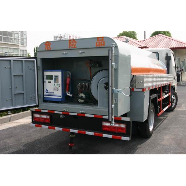 Diesel Delivery 4x2 JAC Mobile Oil Tank Truck , Refuelling Petroleum Tanker Trucks