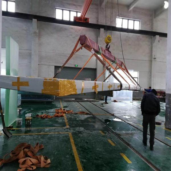 Прозрачный уборщик бассейна Треугольный вакуумный уборщик для семейного бассейна