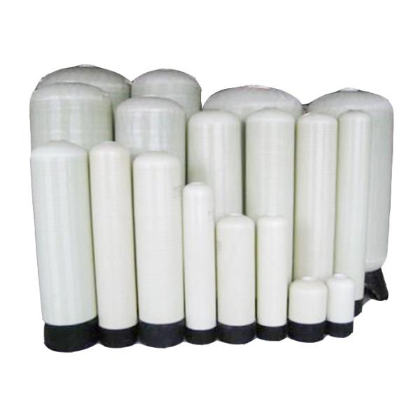 Белые пластиковые резервуары с стекловолокном для хранения воды