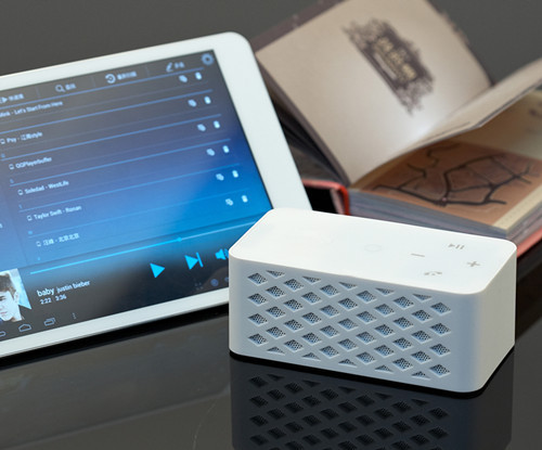 cheap box shape two channels home Bluetooth speaker