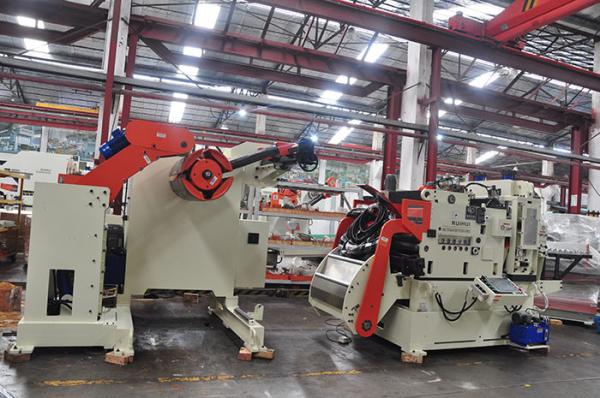 Quadro material do equipamento de alta velocidade do desenrolamento do alimentador que carimba a automatização de processamento