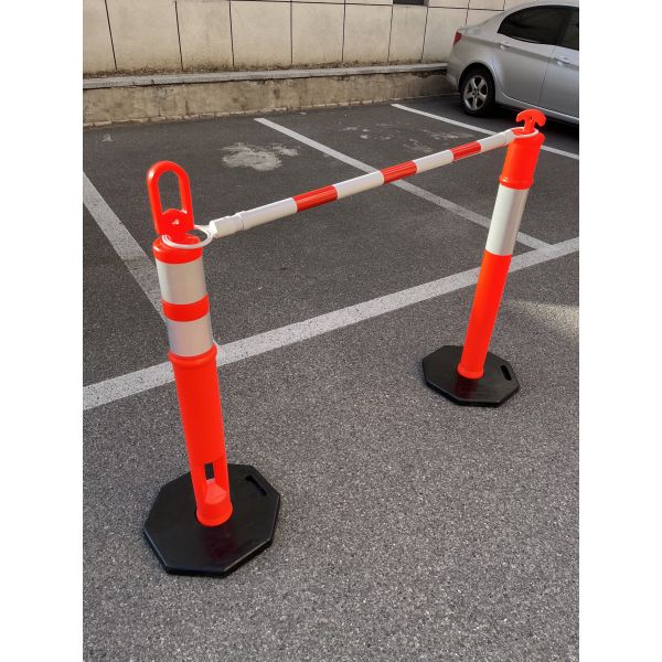 Plastic Road Separator Spring Post with 6kg and 8kg PE T-Top Bollard Post