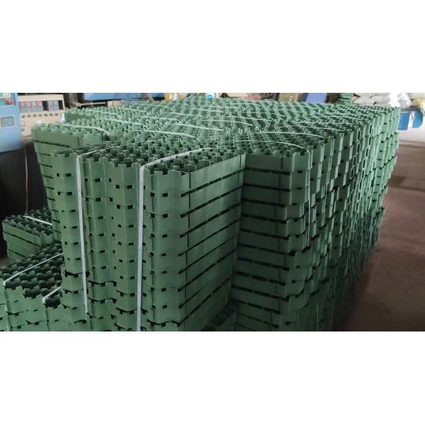 Площадка для установки на месте и посадки травы