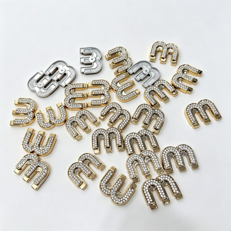 Water Resistant Scratch Proof Shoe Buckle Diamond Lightweight Flower Pattern