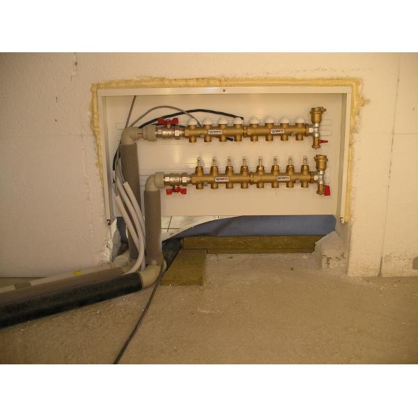 Split heat pump water heater