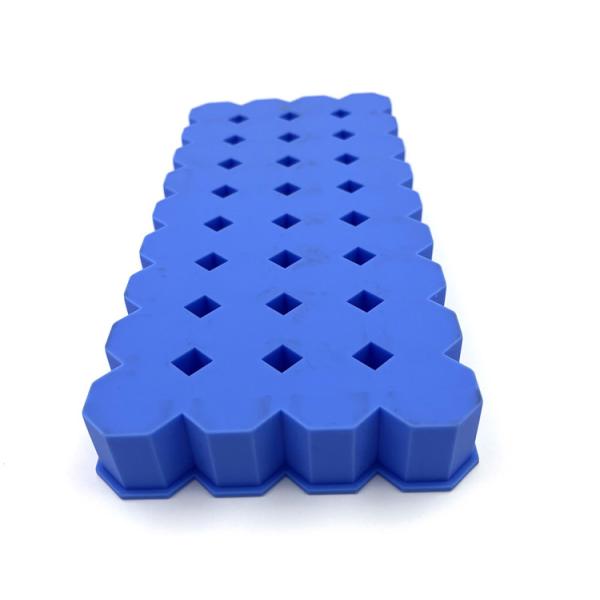 Tasteless Heatproof Ice Tray Moulds , Nontoxic Silicone Mini Ice Cube Trays