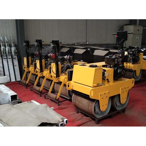 скорость движения 0-4км/Х ролика дороги барабанчика двойника 70ХЗ 8ХП Вибраторы