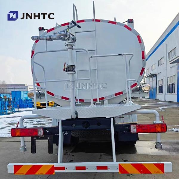 Pequeno caminhão de água quente BEIBEN 6X4 300HP/380HP 10 rodas 25m3 para venda