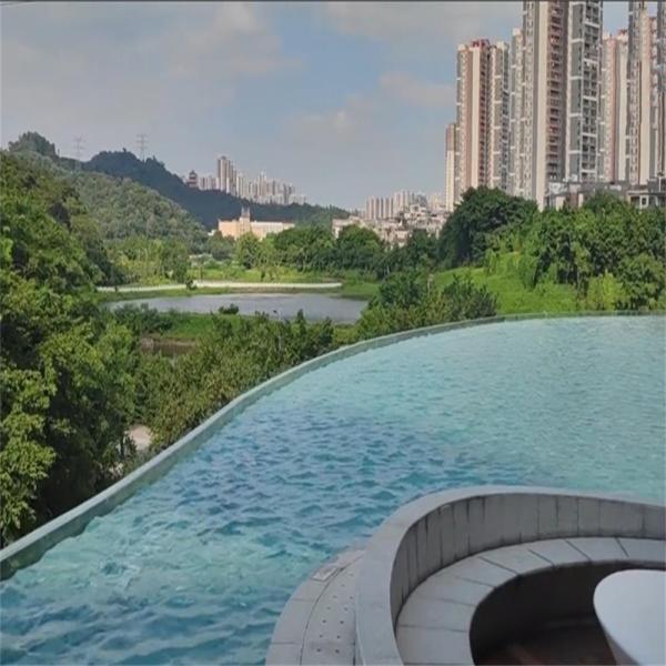 High Surface Hardness Acrylic Glass Swimming Pool in Prefabricated Shipping Container