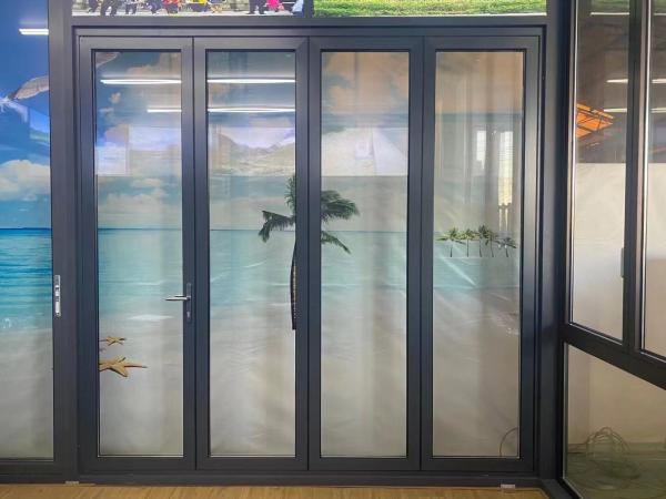 Safety Tempered Glass Black Aluminium Bifold Doors Typhoon Resistance