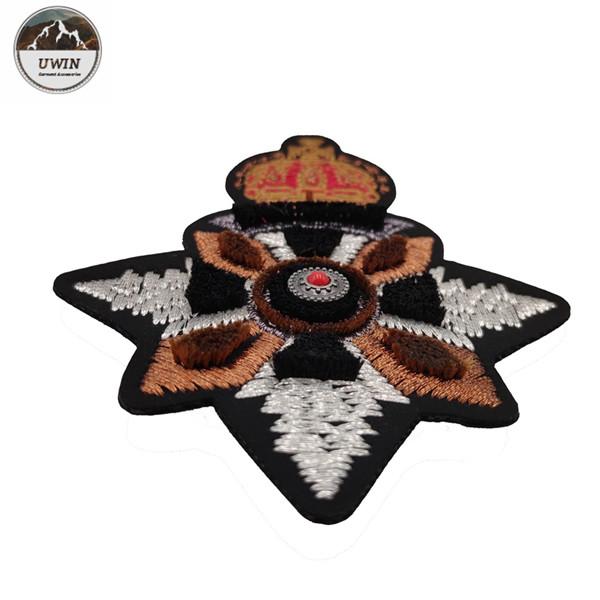 Delicate Elegant 3D Embroidery Patches Custom Shape With India Slik / Metal Material