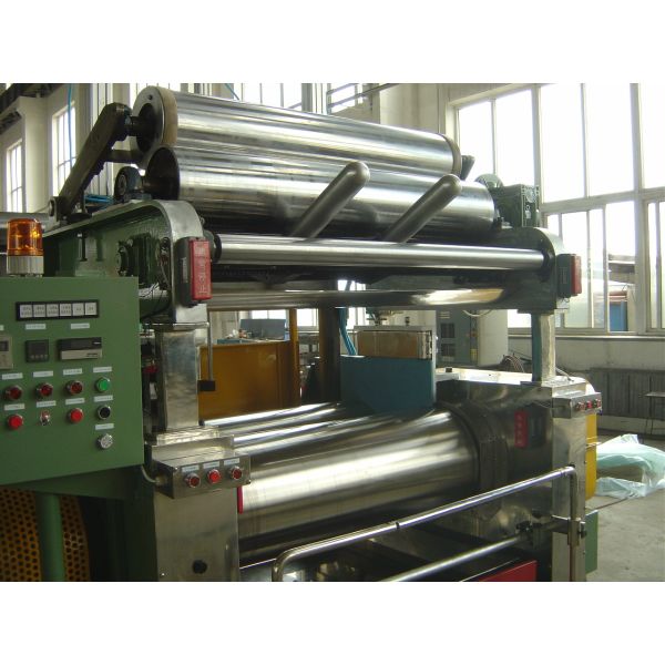 560mm Roll Diameter 90kW Motor Power PLC Control Open Mixing Mill for Rubber Processing