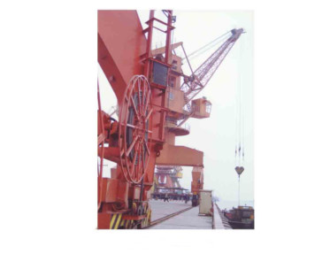 После полудня балансирует промышленные вьюрки кабеля утяжелило электрическое напряжение CZ постоянн