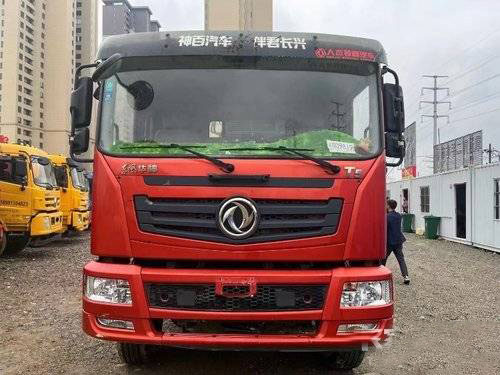 Yuchai Dongfeng Crane Used Heavy Duty Trucks FAST 9 Speed Manual