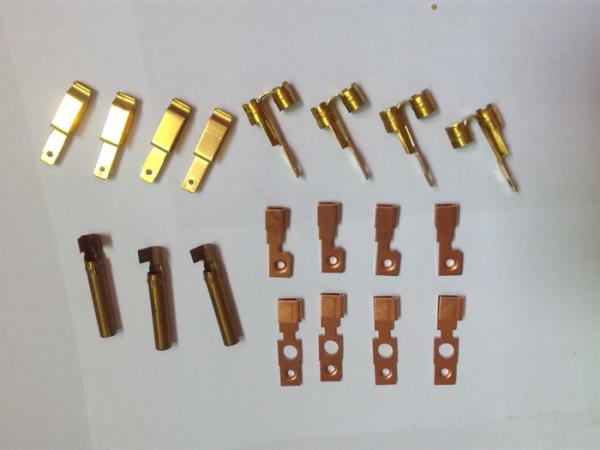 Metal personalizado que carimba o bronze, peças de perfuração do contato do cobre dos dados de carimbo do metal