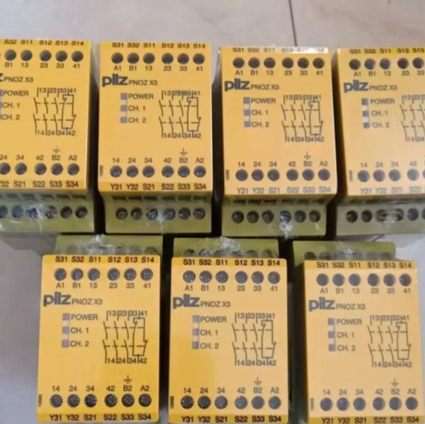 Relé de sécurité PILZ 774314 PNOZ X3 110VAC 24VDC 3n/o 1n/c 1so