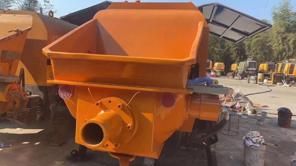 2nd hand Concrete Trailer Pumps Max Delivery Height 250M 65/40 M3/hr