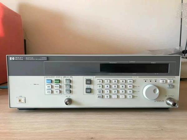 Agilent 83711A RF Signal Generator 1GHz – 20GHz Synthesized CW Generator