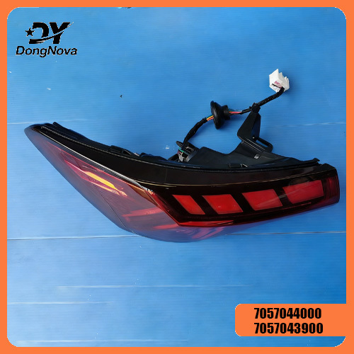7057043900 7057044000 Rear taillight combination light OEM For Geely Coolray 2023-2024