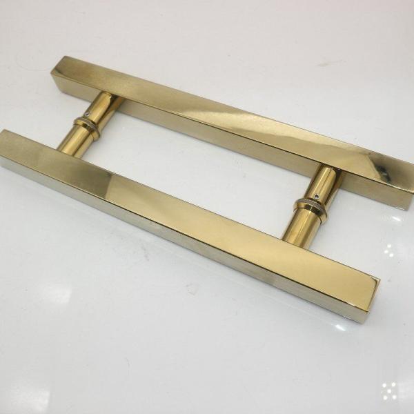 Ajoutez une touche d'or à votre salle de bain avec des poignées de porte en verre en acier inoxydable