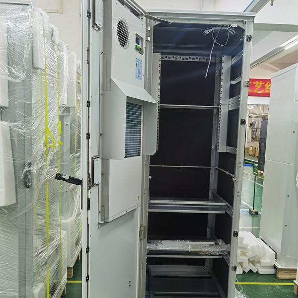 OEM 18U 22U Outdoor Electrical Enclosures Cabinets Double Wall Weather Proof