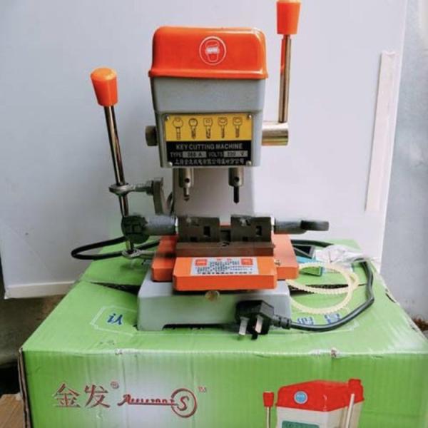 13.5kg Vertical Key Cutting Duplicate Machine for Car and House Keys 120W Motor Power
