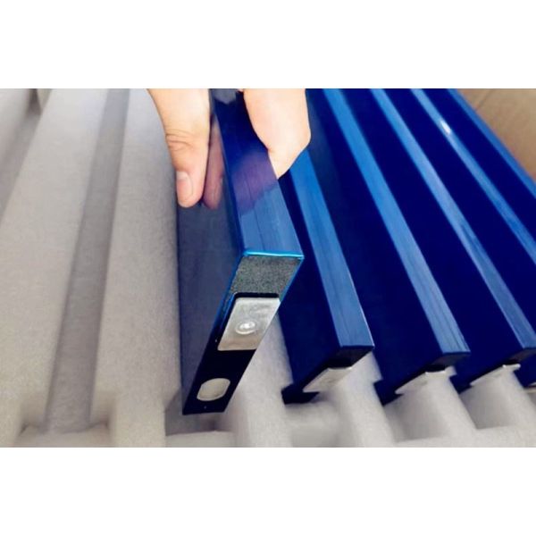 New Honeycomb Lithium Iron Phosphate Blade Battery Cell 3.2V 184A Energy Storage Vehicle Large Single Cell Battery Cell
