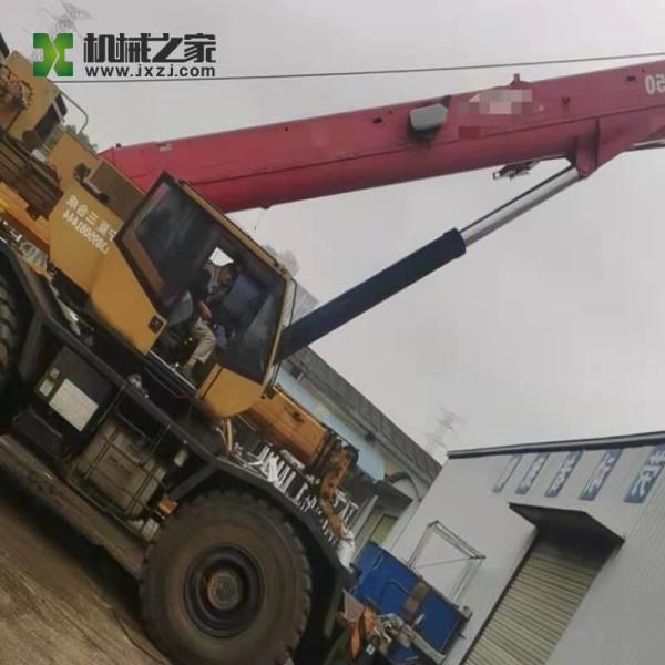 Grúa usada móvil del camión de la grúa SANY SRC550H del terreno áspero 55 toneladas