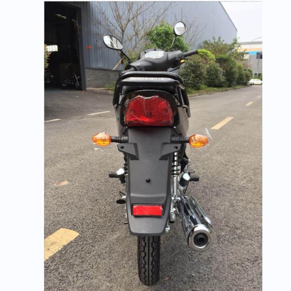 Des motos de rue personnalisées à la mode 110cc avec moteur refroidi à air à quatre temps