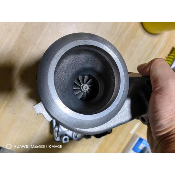 Remplacement de pièces du moteur à turbocompresseur Land Rover Diesel 2.0 49335-01950