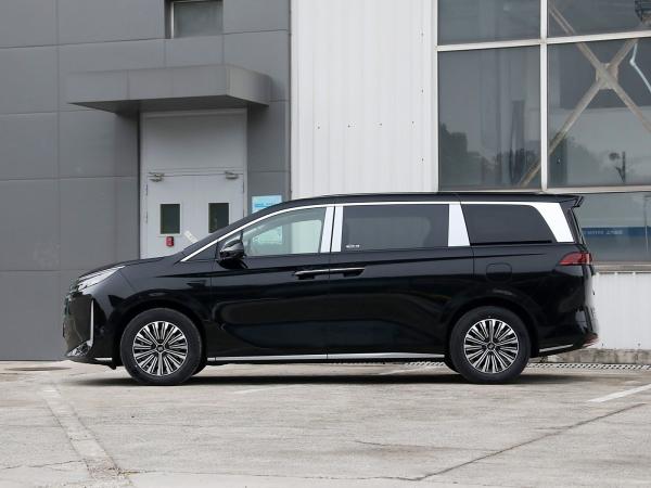 New Version Latest BYD Xia MPV New Energy High Speed 7 Seat Hybrid Gasoline EV Car
