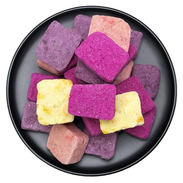 Вкусные морожено-сушеные йогуртные кубики низкокалорийные клубника с ароматизацией 50г для детских ланч-боксов