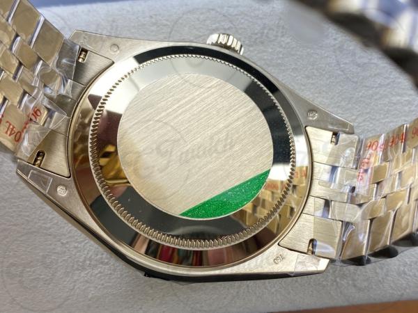 Sky Dweller 42mm: chronographe haut de gamme avec cadran en or, acier d'huître et platine