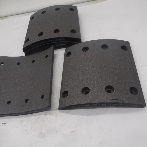 SINOTRUK Heavy Truck Parts Lifting brake pad WG9200340069 rear brake pads heavy truck parts brake pad