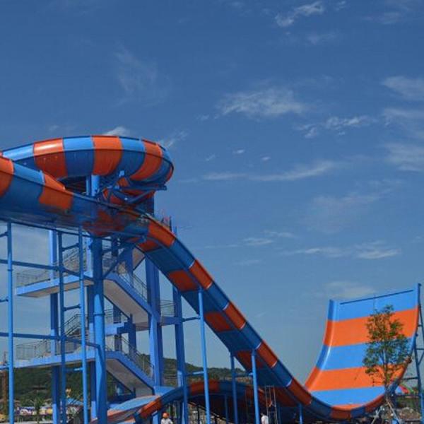                  Skin Raft Fiberglass Boomerango Water Park Slide for Adult             