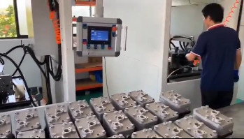 Термостат радиатора двигателя тележек 6WF1 Isuzu Giga CYZ