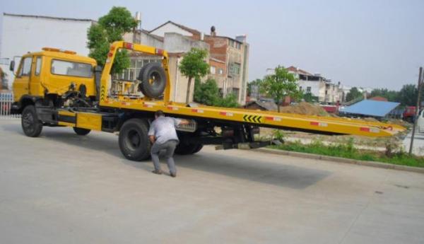 Light Flatbed Special Purpose Truck , Rotator Tow Truck With Cummins Engine