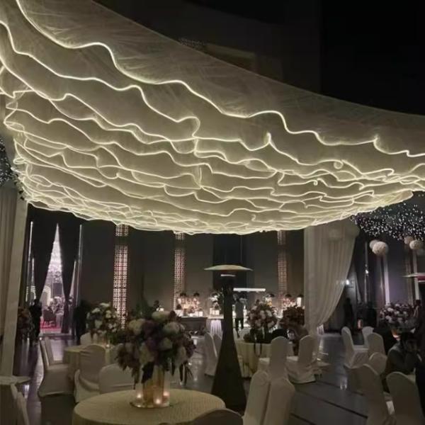 Cortina de techo de boda de luz blanca con banda de luz LED para salón de baile