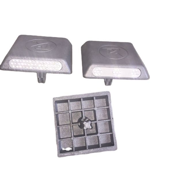 20 Years Pavement Marker PMMA Reflective Road Stud Price Road Spike Reflective Studs for Highway