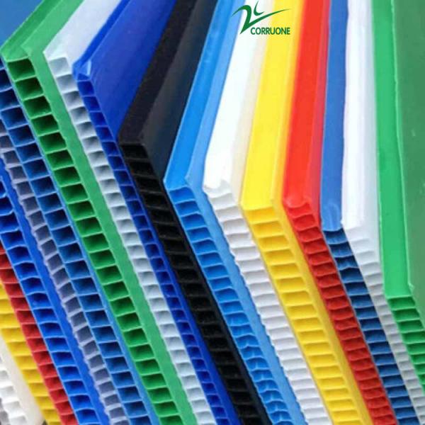 Folha de plástico corrugada resistente à corrosão para embalagens de cartão