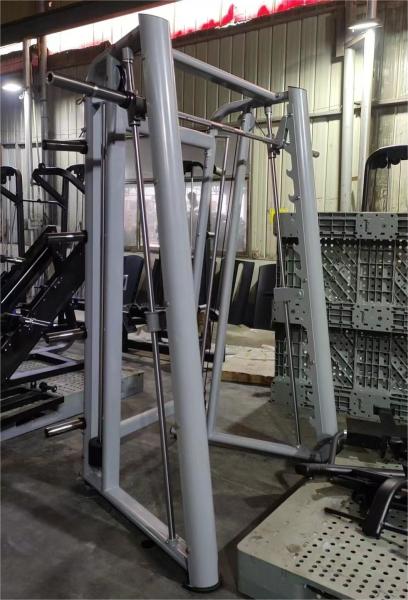 Équipement de gymnastique d'intérieur commercial Station multifonctionnelle Machines chargées à la plaque Bodybuilding Smith Trainer