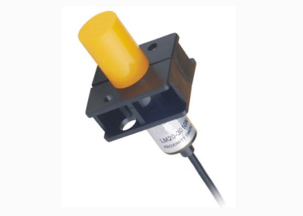 CM20 ABS Resin Capacitive Proximity Sensor Three Wire 50MΩ NO NC