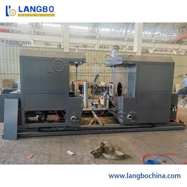 Pipe Threading Machine With Automatic Clamping For Threaded Pipe Joint Assembly