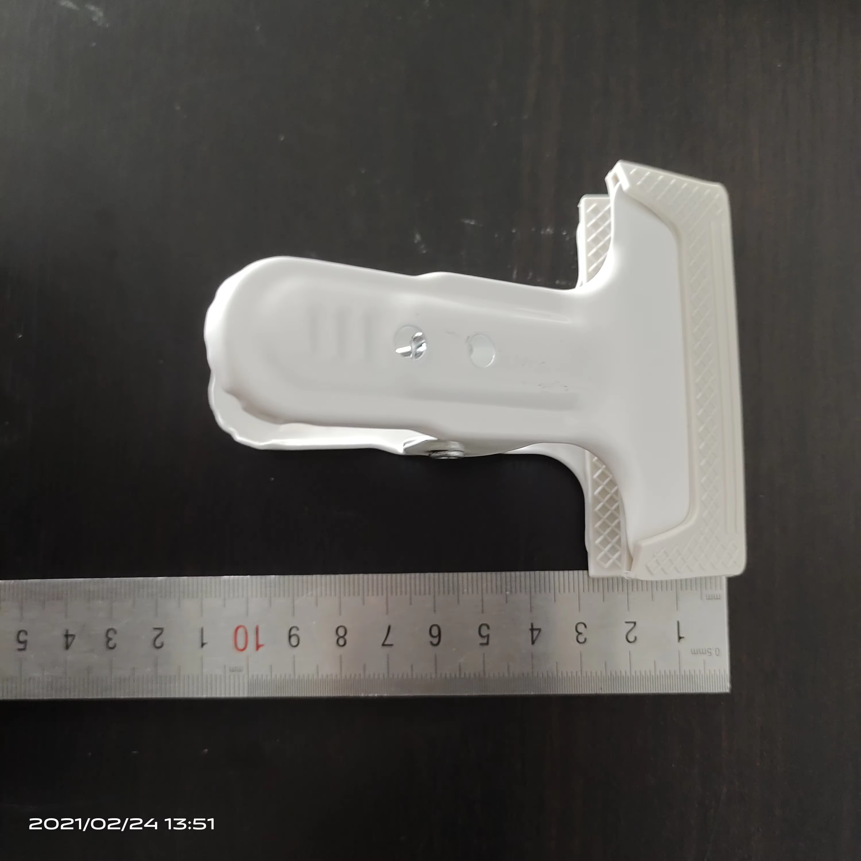Custom Factory Manufactures and Wholesales Stainless Steel Multi-functional Spring Clips for Clothing Storage Inch
